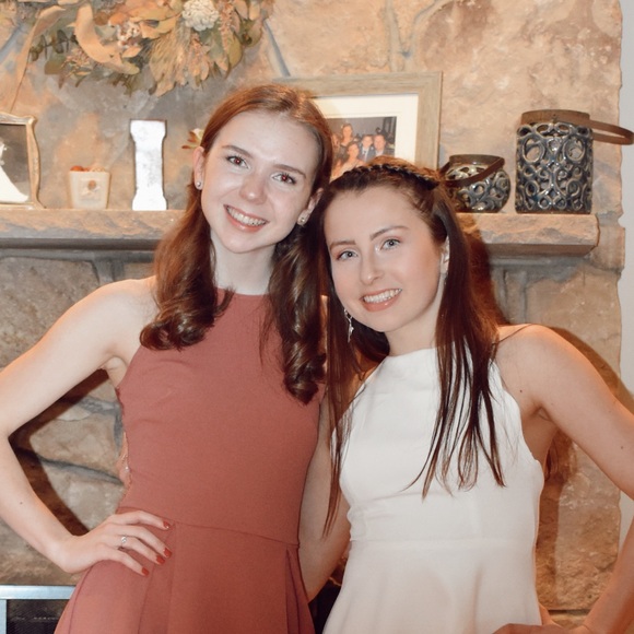 Meet your Posher, Rachel - Picture 1 of 1